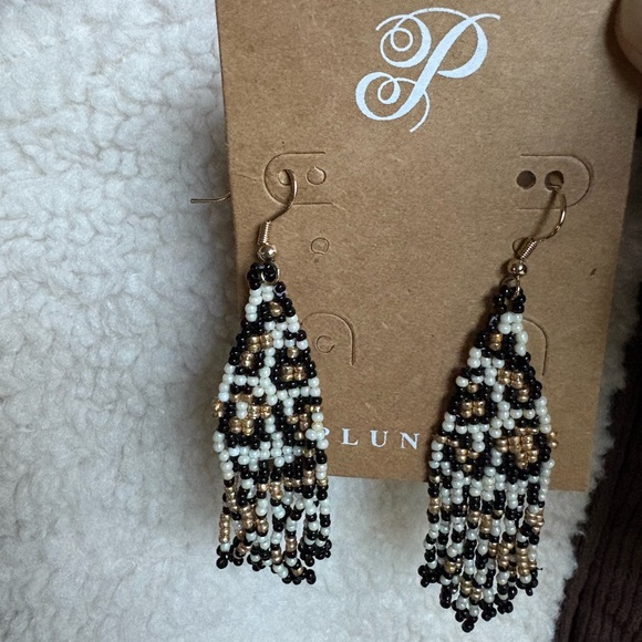 Elegant Beaded Dangle Earrings - Picture 3 of 3